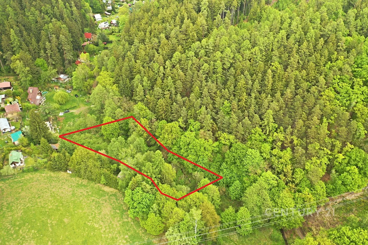 Prodej pozemku 3057 m²